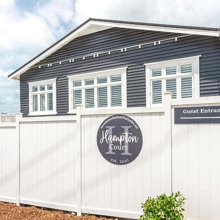 ホテル Hampton Court Oneroa エクステリア 写真